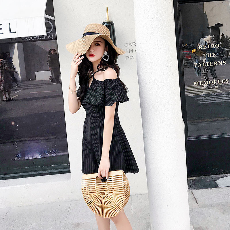 一饱眼福!女人穿这“流氓裙”去海边,说真的,完全被惊艳到