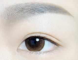 周冬雨刘诗诗能撩倒那么多男神，都是因为这款神奇的“绿叶眼妆”