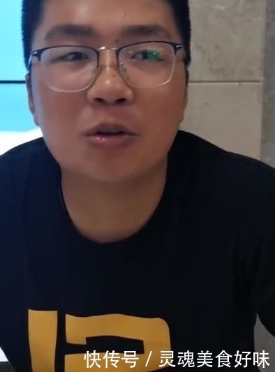  『佩服』大学保安是书法高手，学生想拜师学艺，网友佩服人不可貌相啊