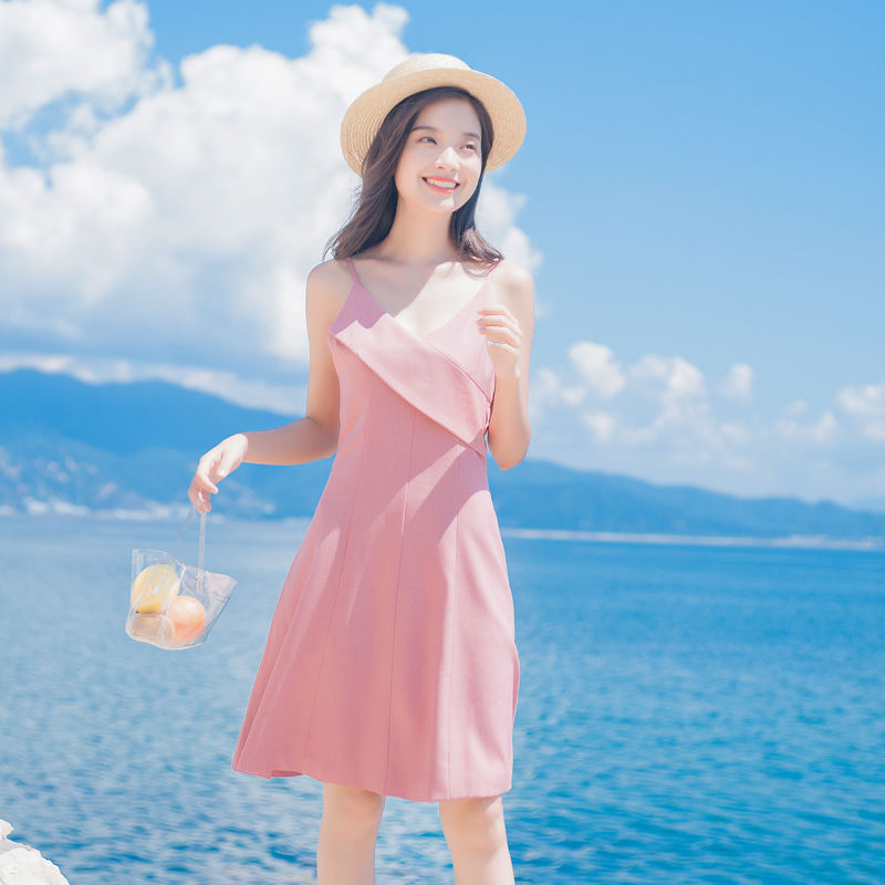 现在的女人真开放，逛街这样穿，太美了，十个男人九个回头