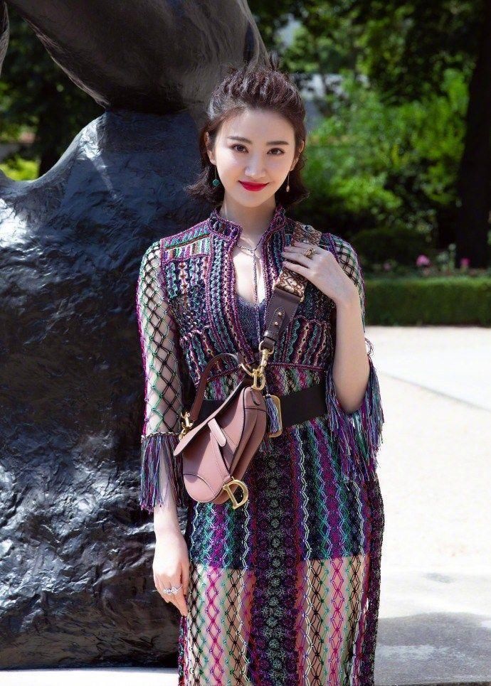 景甜化身“渔网流苏”鱼美人，网友:肤白貌美好气质，很稳!