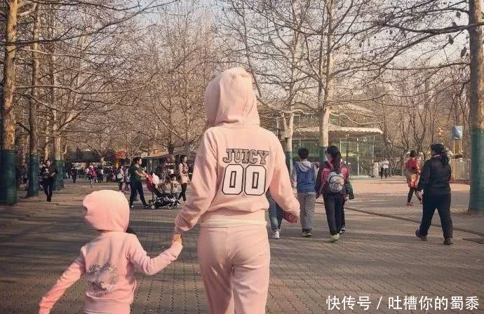 时尚集团董事发文称贾乃亮李小璐已正式离婚，刚办的手续