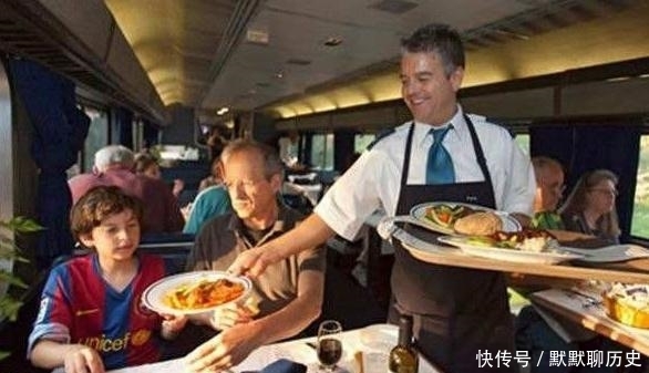 美国为何不修高铁？看看美国的火车，再看我国高铁，这就是差距