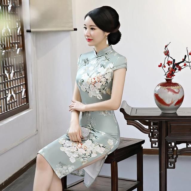 修身高档优雅旗袍，描摹春花秋月之美好！