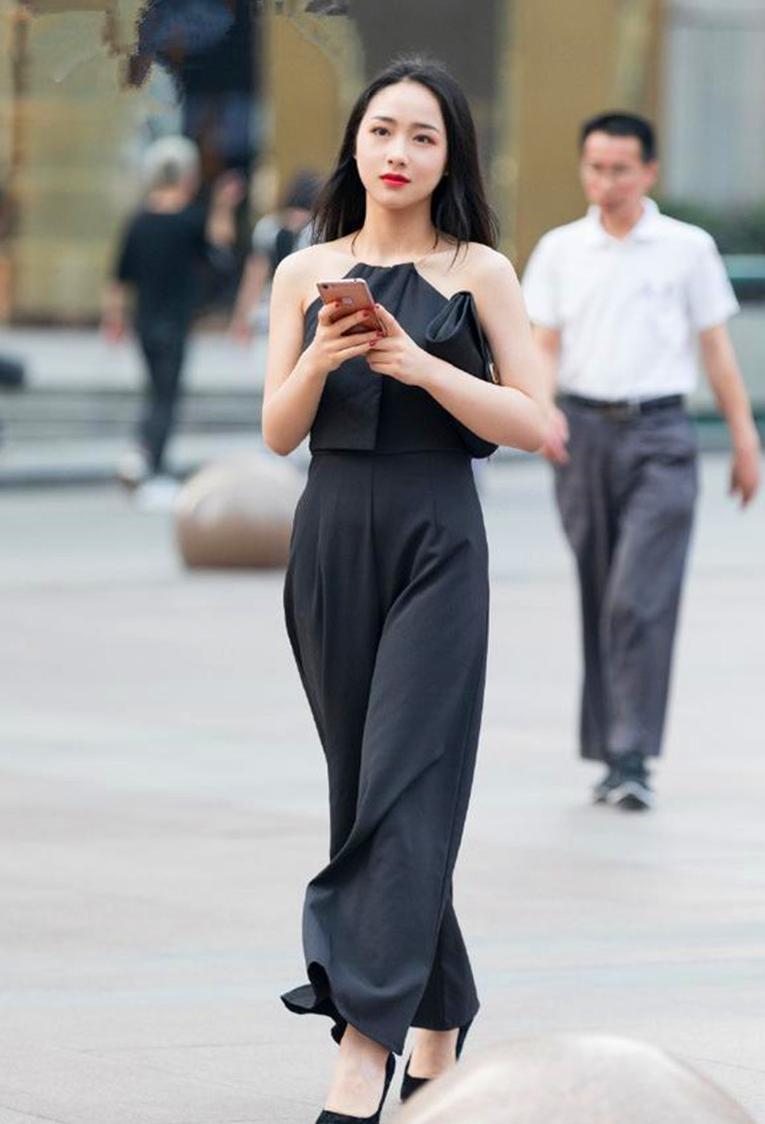 街拍：图2时尚美女，一套粉色装真显嫩，图4墨镜美女，穿搭时尚