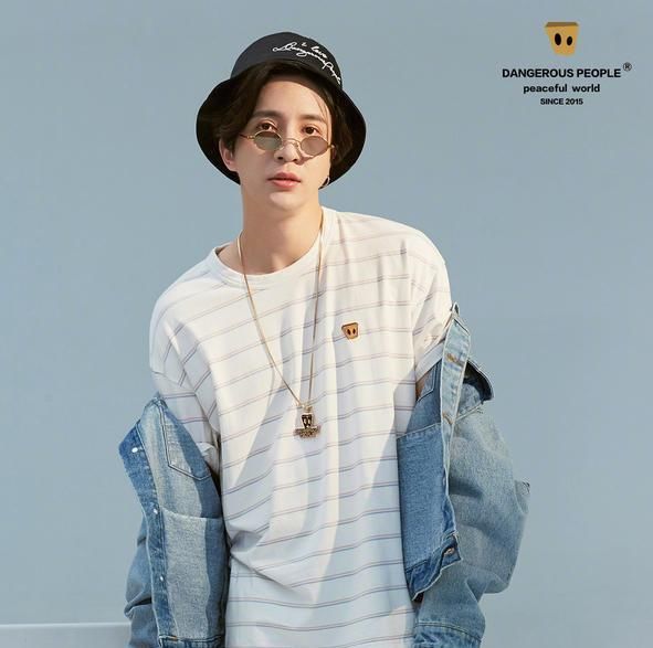 『薛之谦』薛之谦三十多岁穿搭如少年！走在时尚潮流前端开发的“薛式穿搭”深受好评