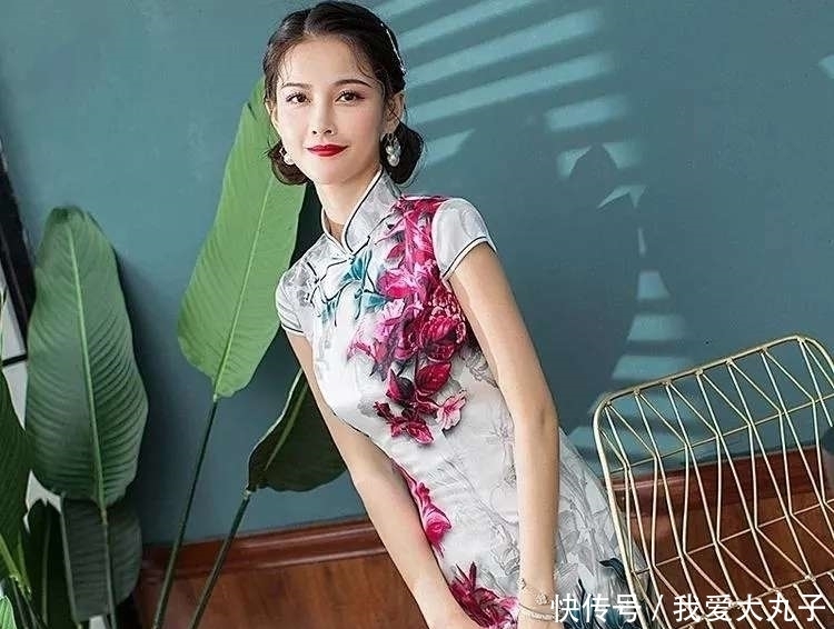 【含蓄】淑女高端真丝旗袍,这样穿,让你美的含蓄又矜持!