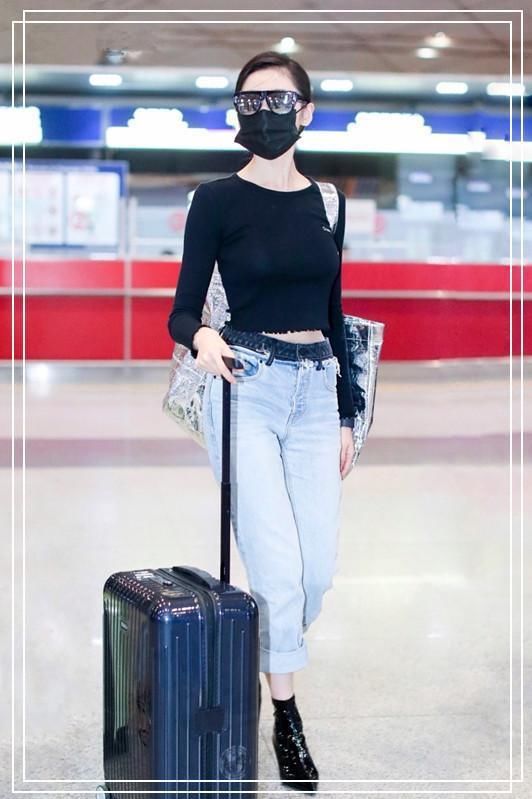 张天爱穿紧身衣秀蚂蚁腰，都没大粗腿抢镜，网友：减减肥再秀吧！