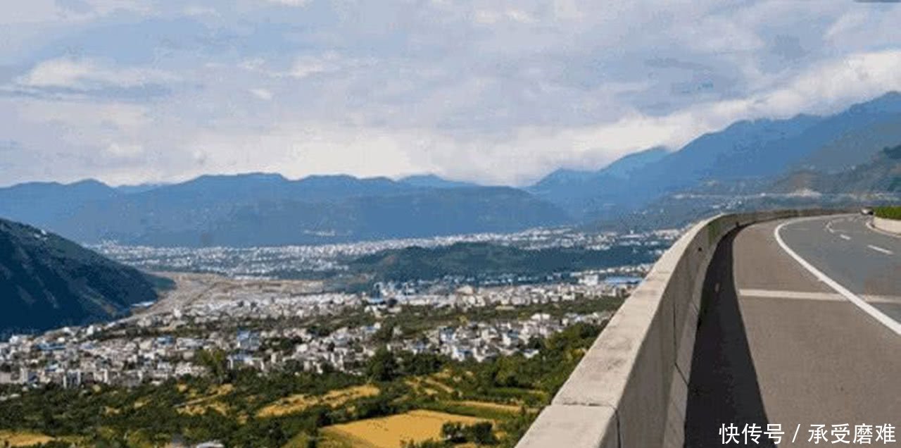 中国四川再现“天梯”，比杭州湾大桥雄壮千倍，外媒：中国太机智