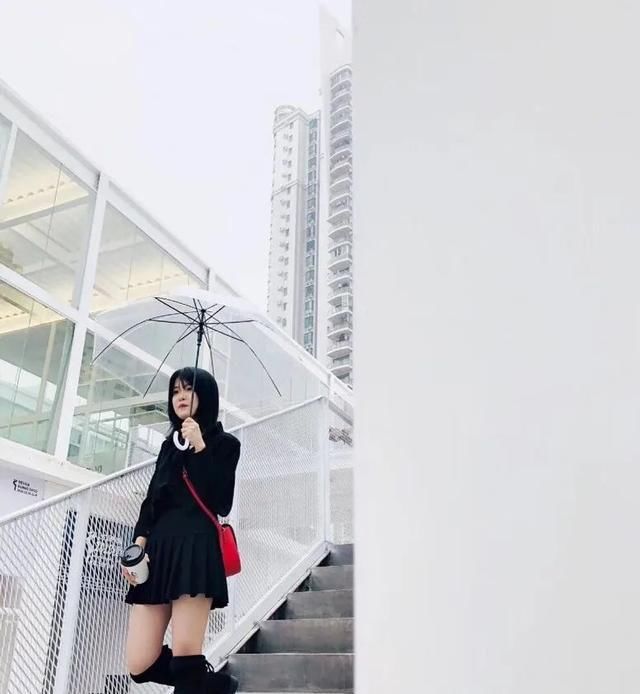  [梨型身材]2020年最流行的百褶裙组合,彰显青春活力,显瘦显高又减龄!