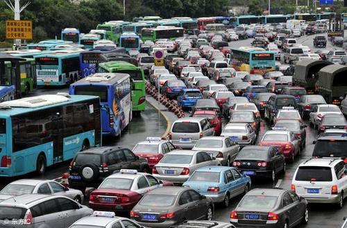 农村想买车的别着急，汽车下乡政策能省不少钱