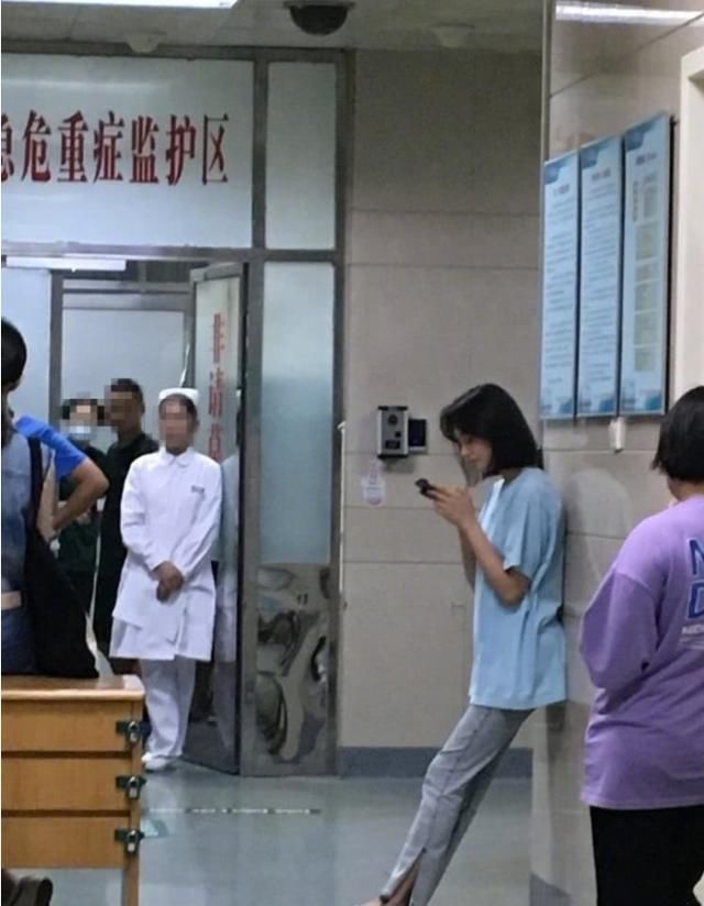 安吉小鱼儿机场上演塑料兄弟情，郑爽恋情曝光新剧现场消息秒回