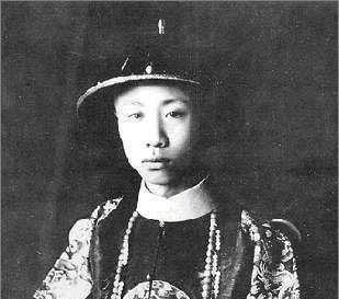  【剪掉】秋天种植兰花，下山的兰叶能剪掉吗教你如何正确地操作