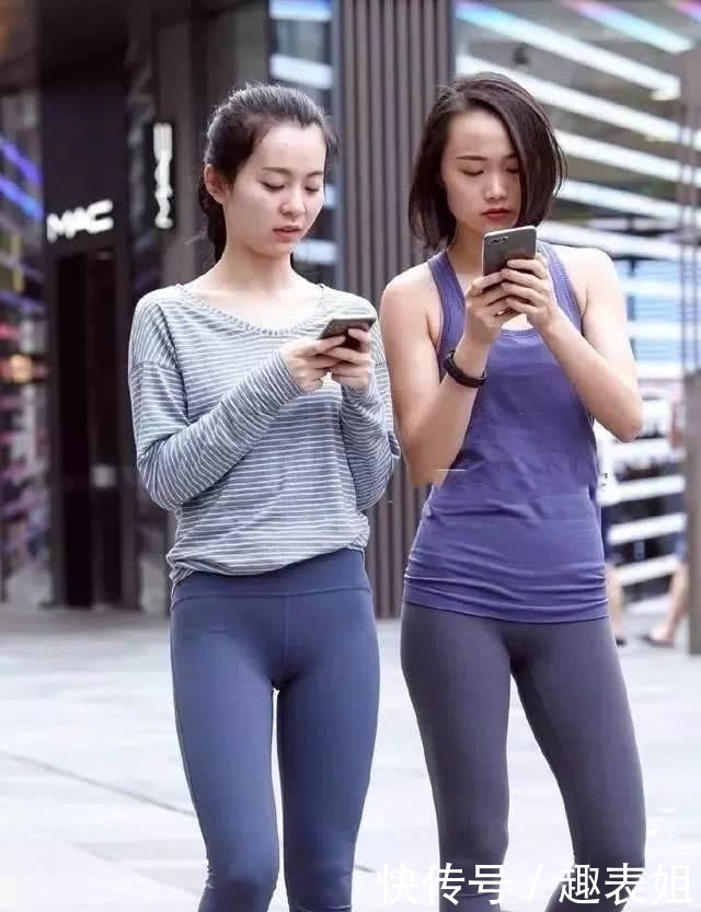 『气质』打底裤营造出不一样的气场,不经意间就打动人心