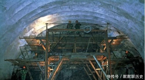 我国又建一超级大坝，比三峡还高110米，而5万吨钢材靠人工抗