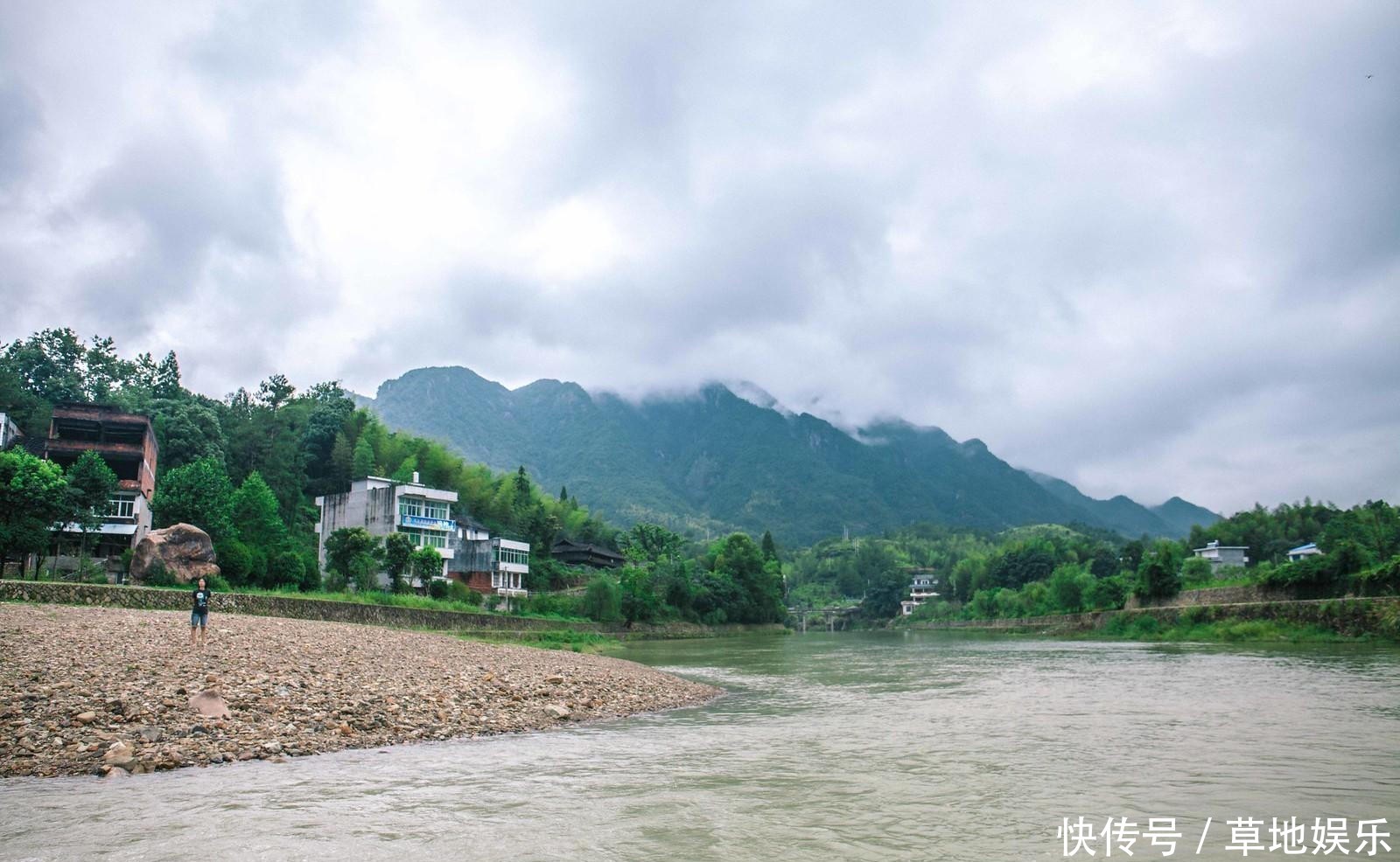 去湖南湖北自驾游，应该怎么玩？一条观景国道连接湘鄂最精华景区