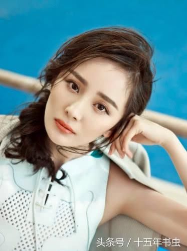 杨幂发手游广告被网友痛骂影响孩子不是好母亲，难忍其辱删除微博