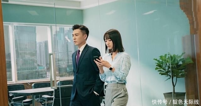 蓝红和罗槟之间