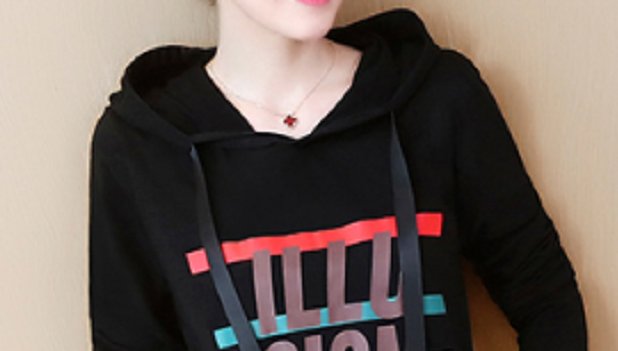 瞧瞧，我这老妈哪里像56了，穿这“卫衣裙”，显嫩15岁不止