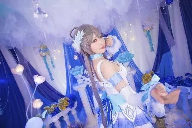 VOCALOID洛天依生日快乐 仙境般的白丝小姐姐 很美丽!