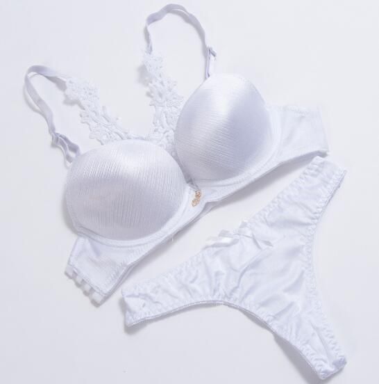 一片式女士无痕三角裤，舒适透气，适合各个年龄段的女神穿