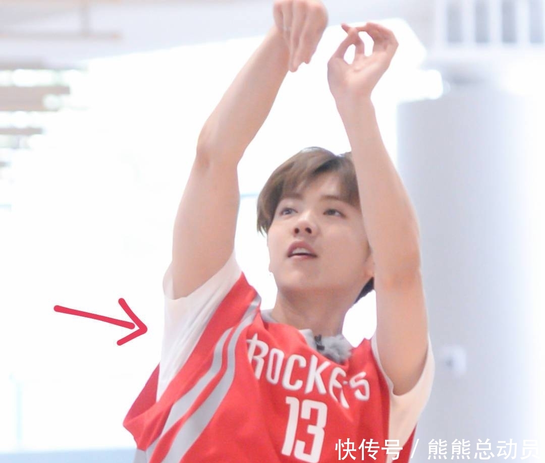 鹿晗:没错,我就是行走的马赛克!