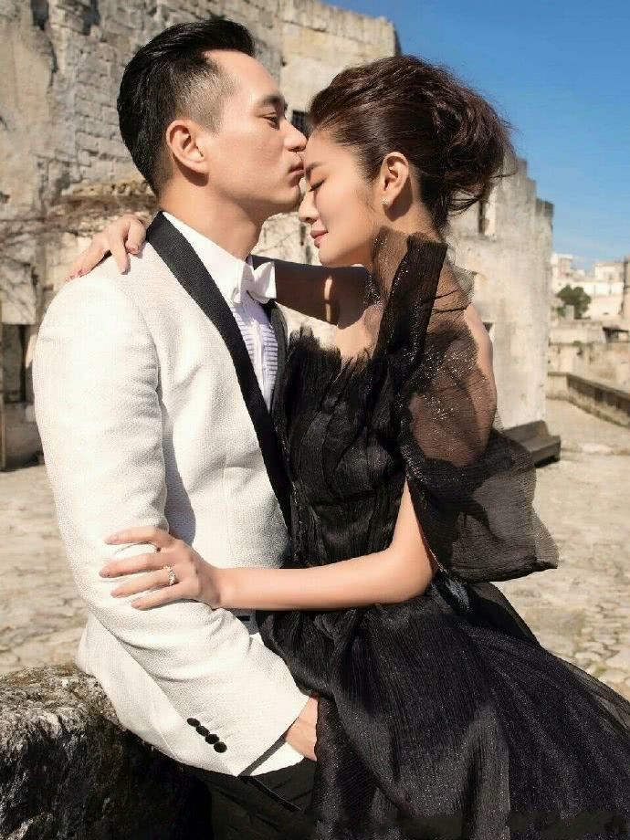 安以轩真敢穿!短裤短到裤袋都反出来了,网友:看得我好尴尬!