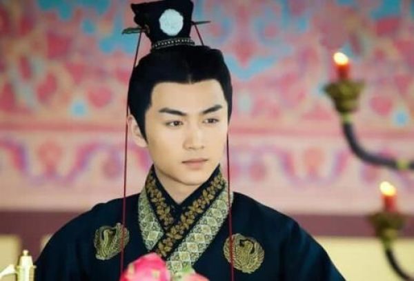 王一博经历了啥