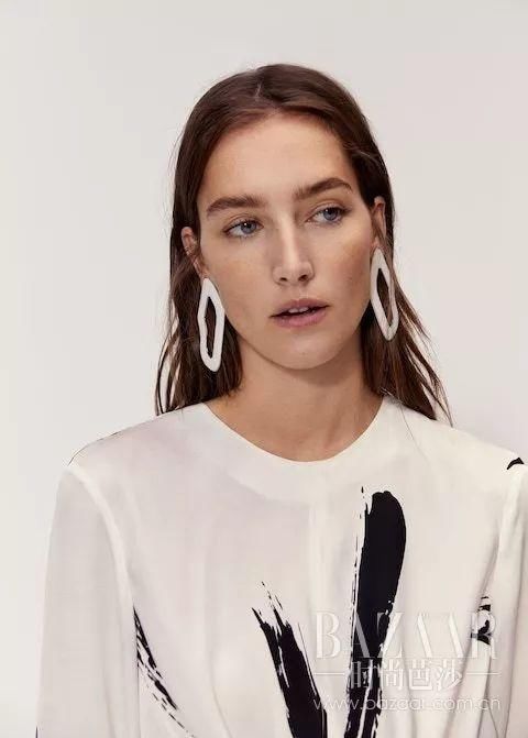 谁的小眼睛还没看过来，我的XXXL号耳环吸引不了你么?