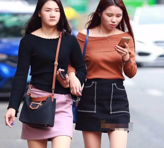 时尚小姐姐包臀裙穿出不一样的风姿，哪一个才是你的最爱