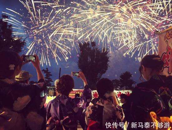 中国游客去日本旅游，坐公交时给老人让座，却遭老人“指指点点”