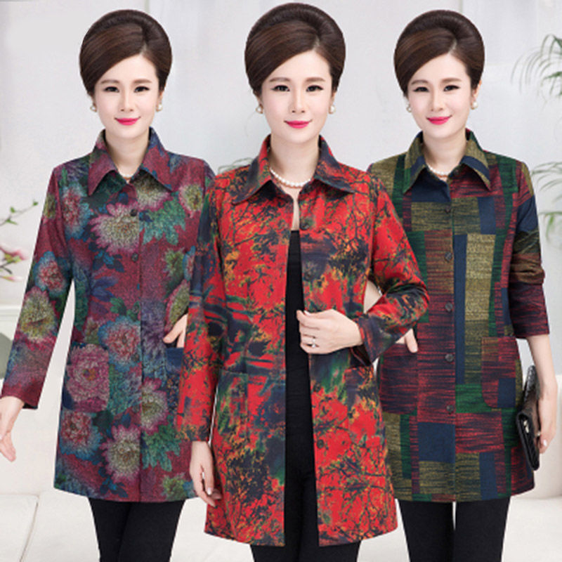 牛仔裤落伍了!今秋流行薄风衣+小脚裤,老婆和妈妈一口气买3件