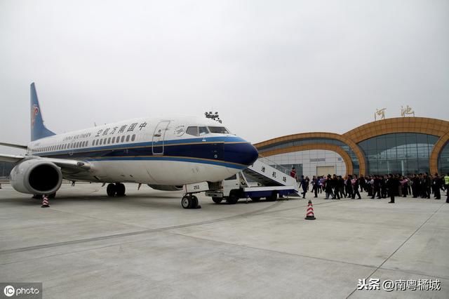  「我国」我国有“危险”的三座民用机场，被称为陆地航母，跑道