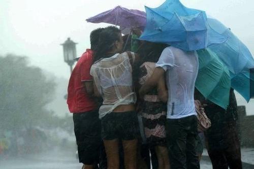 怎么理解妹子夏天穿衣服透内衣觉得无所谓的心态