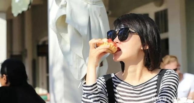  『心意』女人学会抛开自己对年龄的约束，跟随自己的心意，进行穿搭和选择