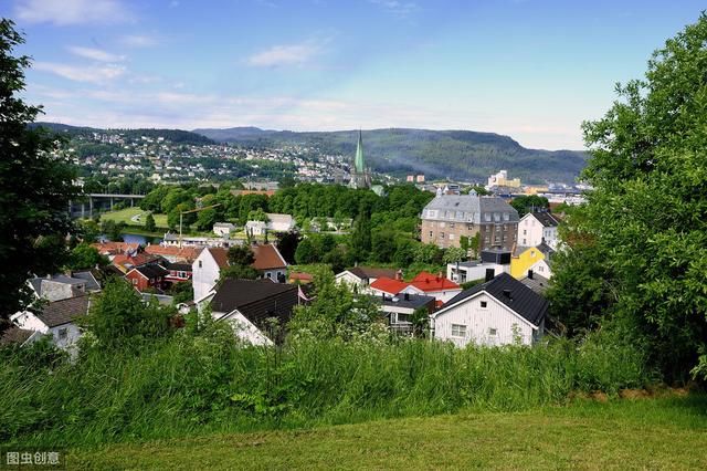 为什么农村实行一户一宅，城市就可以一户多宅？看看专家怎么说