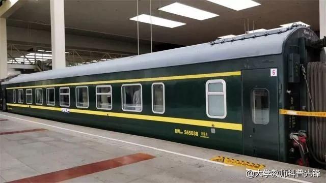  「青藏高原」25T青藏高原型铁路客车