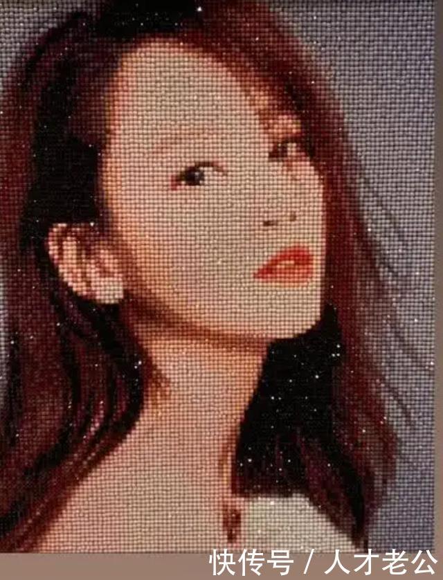  #粉丝#陈乔恩自爆视频疑似试”婚纱“，恩甜蜜秀恩爱，粉丝坐等两人官宣