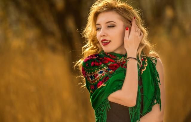 去乌克兰旅游,中国男游客晚上不要随意出门,导游解释原因太实在