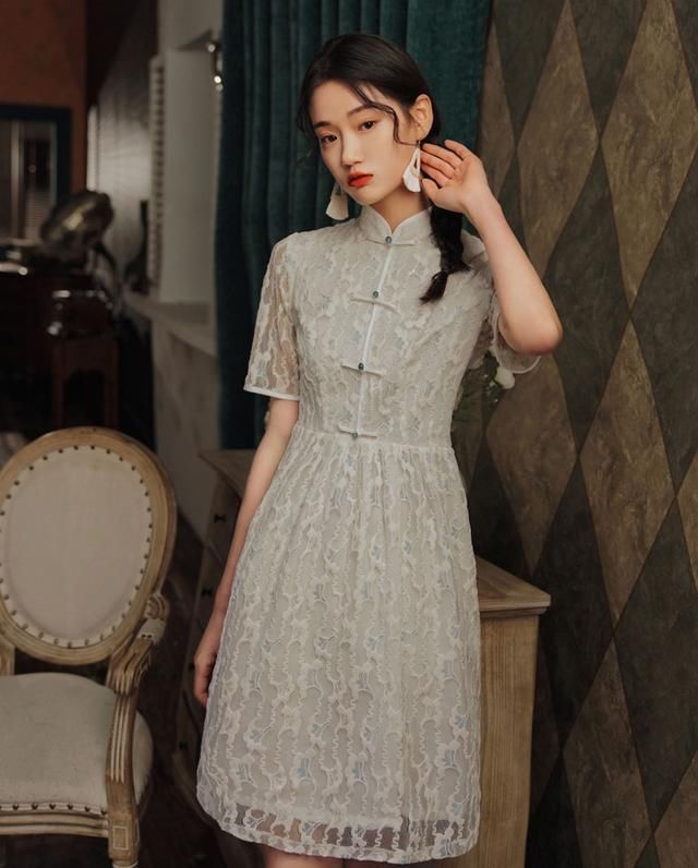  『印花』“牛仔裙”落伍了，今年流行的是“旗袍裙”，时髦显高又高端大气！
