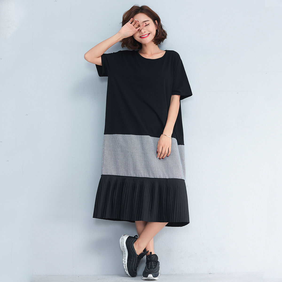 无“棉麻”不入秋，40岁女人穿这长裙，显白提肤色还优雅高贵