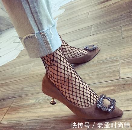 女人■穿不了高跟鞋的姑娘不要急,时髦不累脚的猫跟鞋让你更女人!