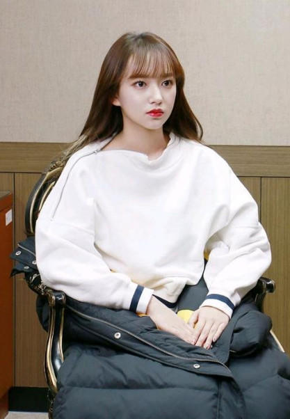 染发后的差别有多大?baby辣妈范儿,吴宣仪似洋娃娃,鞠婧祎倒像