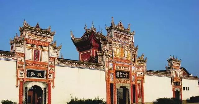 湖南人口最多的镇，超过14万，比韶山市人口还多