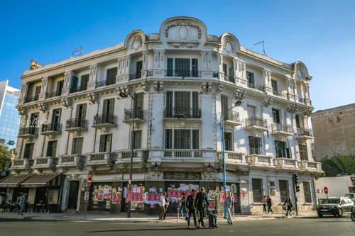 法国在非洲建立一座“欧洲城市”,穷人富人分开住,但经济发达