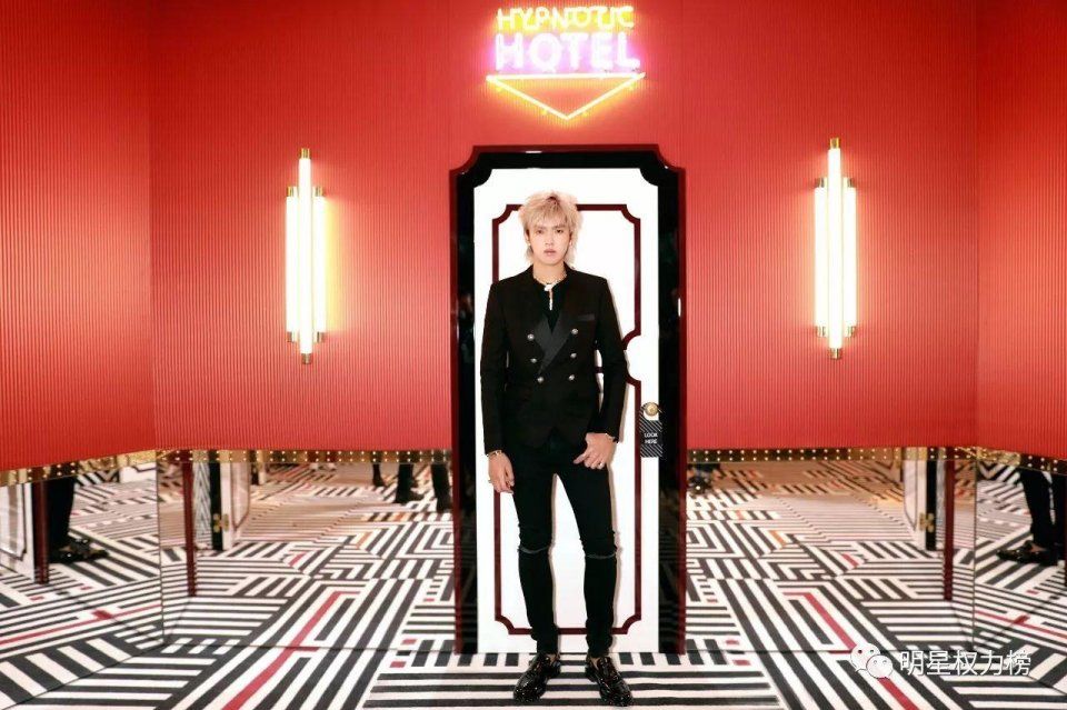 这一届的米兰时装周,让人大饱眼福,迪丽热巴、