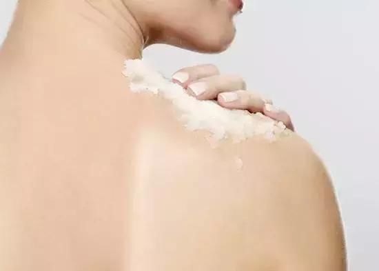 皮肤管理知识-关于美妆护肤的8大谎言，你被骗了吗？