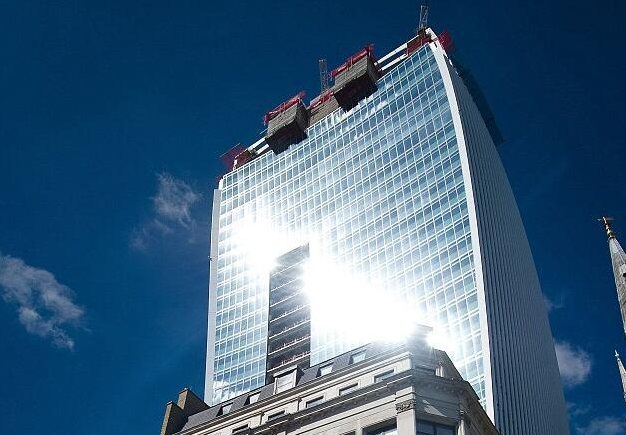 地球变成“高温地狱”，不仅是人被热的“熔化”，汽车也是一样！