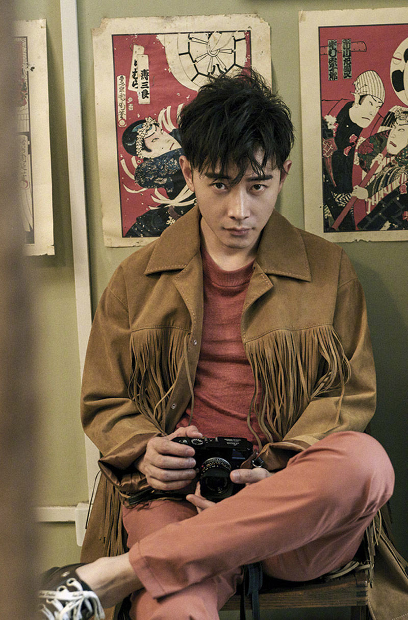 罗晋:难怪唐嫣选择了他，在机场都敢这么穿，网友:还是西服帅