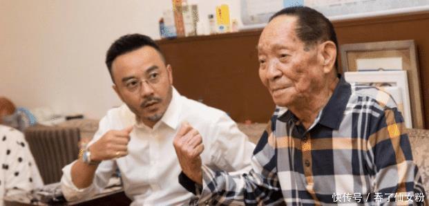  『研究』袁隆平邀请汪涵家中做客，一起下田研究水稻，他们什么关系